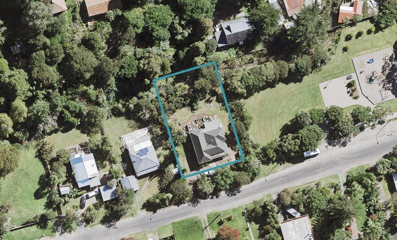 6 Western Road, Laingholm, Auckland - Carousel 1