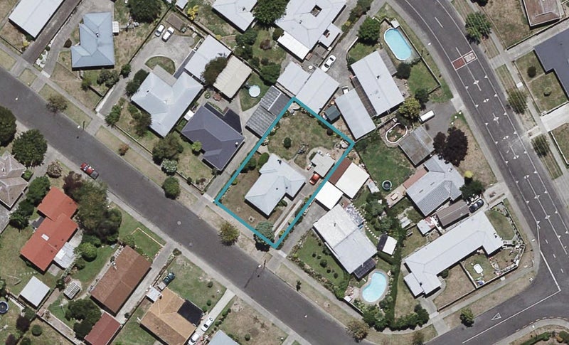 12 Ardrossan Avenue, Flaxmere, Hastings - Carousel 1