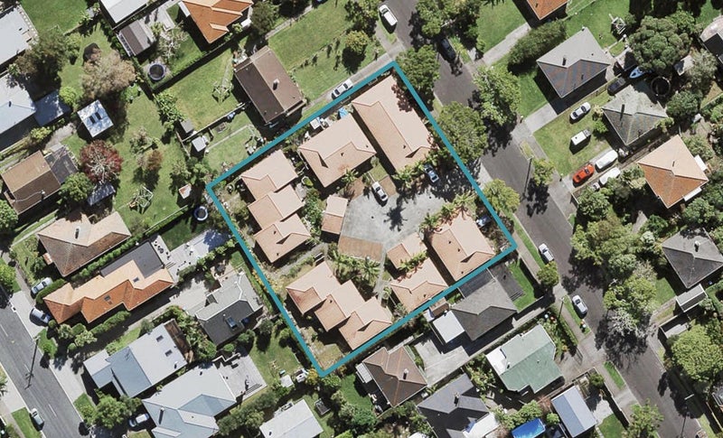 42B Riro Street, Point Chevalier, Auckland - Carousel 1