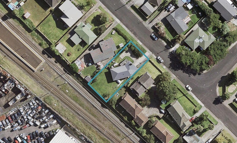61 Ferguson Street, Manurewa East, Auckland - Carousel 1
