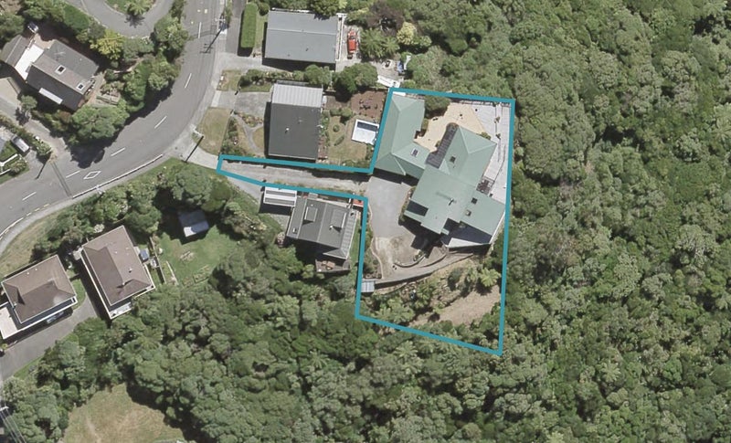 6 Maungaraki Road, Korokoro, Lower Hutt - Carousel 1