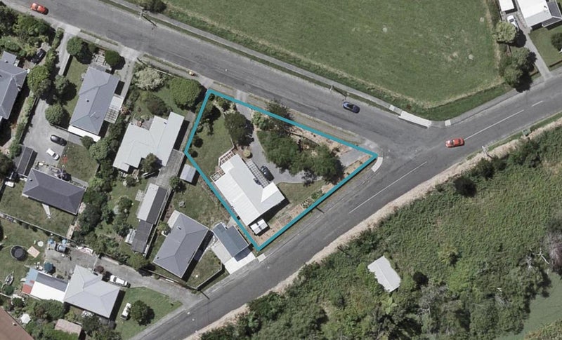 105 Atkinson Avenue, Otaki Beach, Otaki - Carousel 1