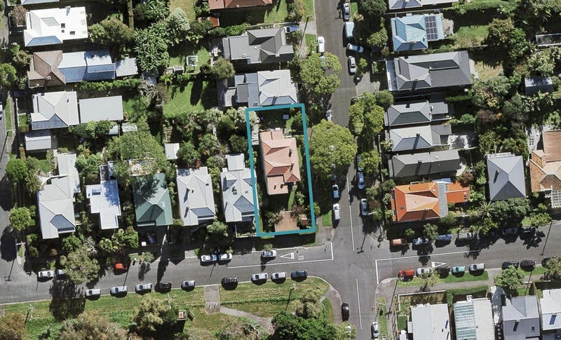 15 Dickens Street, Grey Lynn, Auckland - Carousel 1