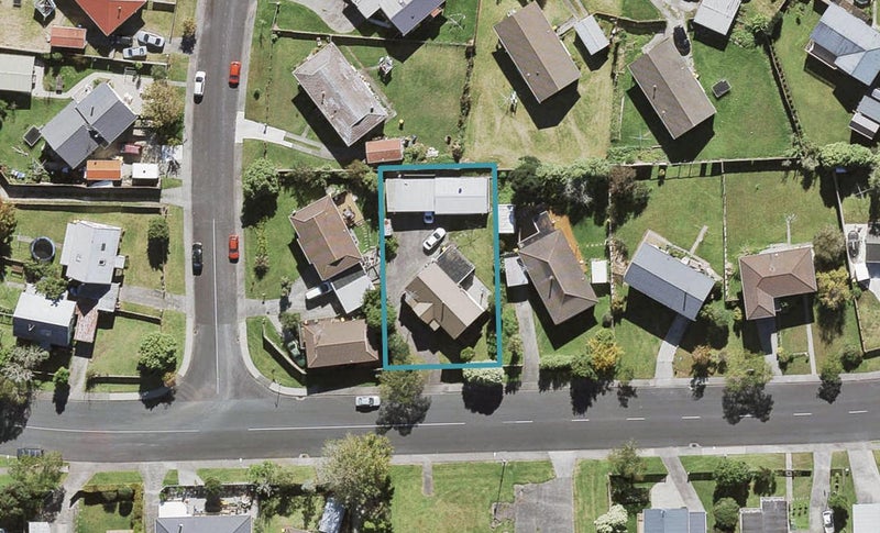 16 West Harbour Drive, West Harbour, Auckland - Carousel 1