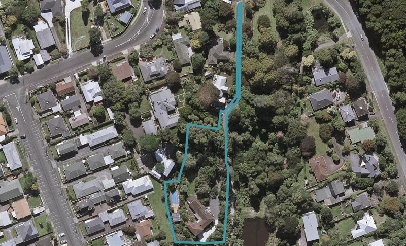 3A Azalea Place, Brooklands, New Plymouth - Carousel 1