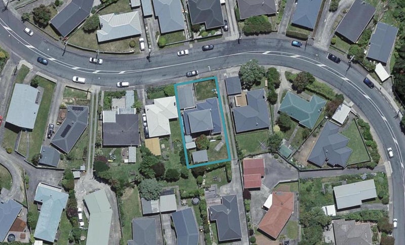 35 Mark Avenue, Paparangi, Wellington - Carousel 1