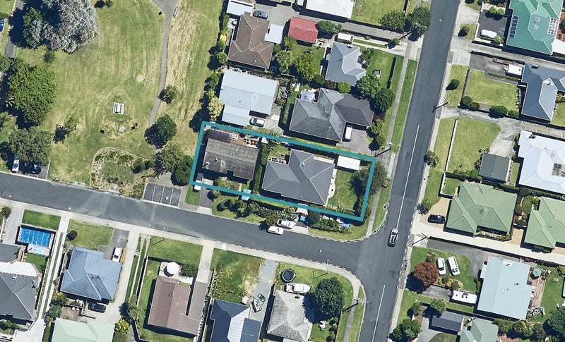 15 Goods Road, Otumoetai, Tauranga - Carousel 1