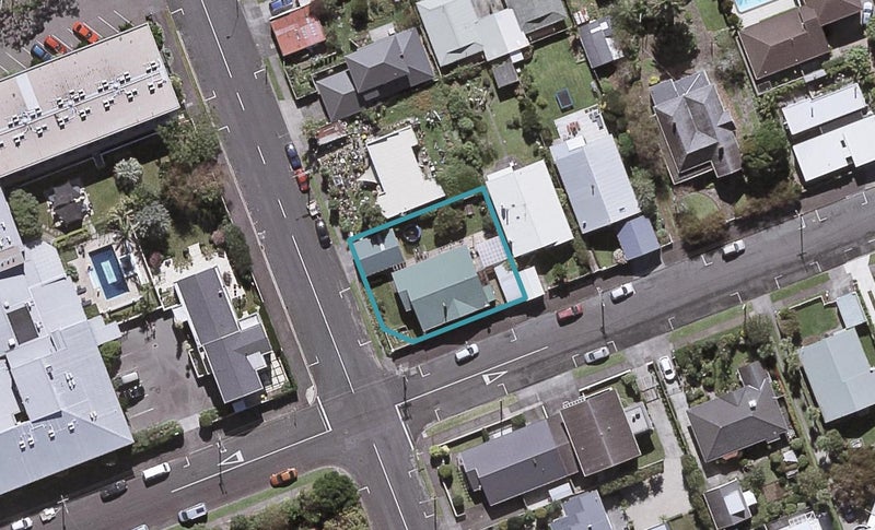 17 Watson Street, Strandon, New Plymouth - Carousel 1