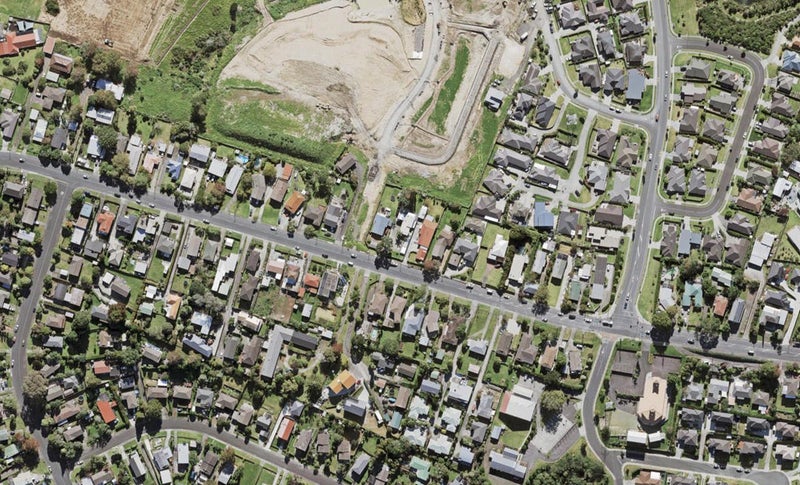 2/80 Royal Road, Massey, Auckland - Carousel 1