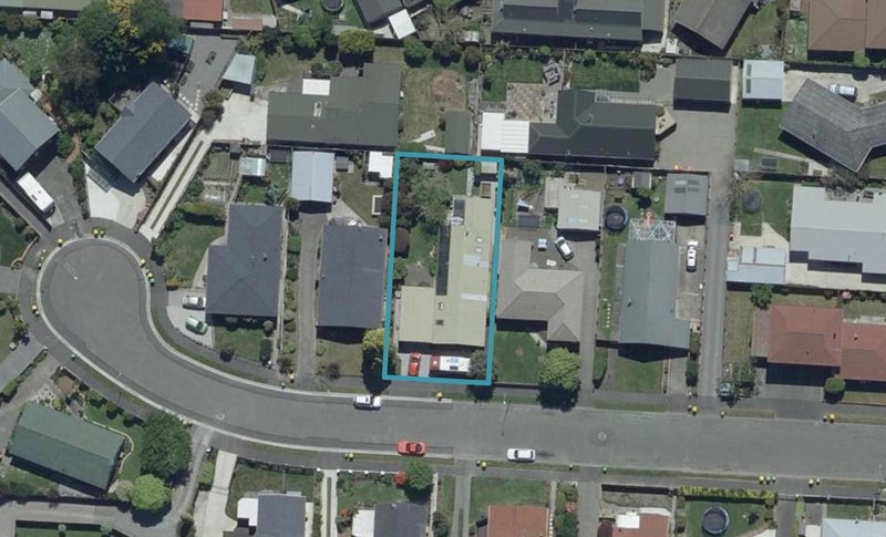 10 Beeston Place, Redwood, Christchurch - Carousel 1