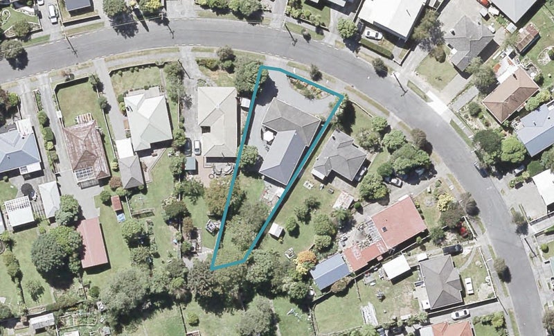 28 Poole Crescent, Wainuiomata, Lower Hutt - Carousel 1