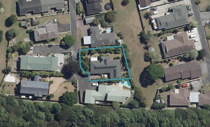 17 Brookview Court, Queenwood, Hamilton - Carousel 1