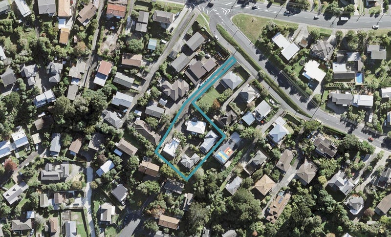 1/44 Carlisle Road, Browns Bay, Auckland - Carousel 1
