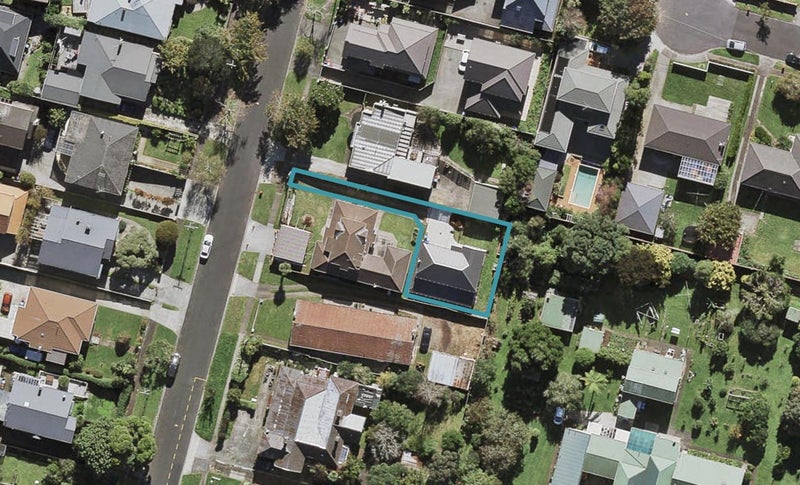 16A Peet Avenue, Royal Oak, Auckland - Carousel 1