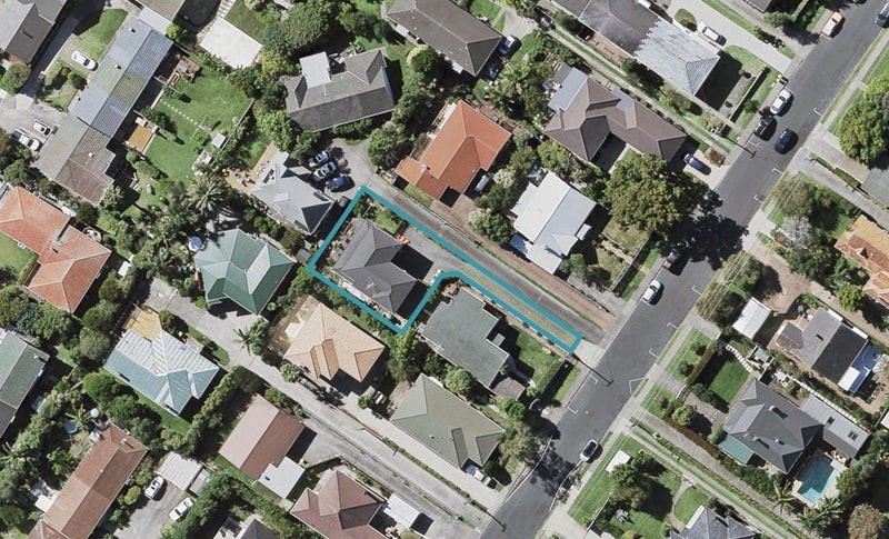 15A Eversleigh Road, Belmont, Auckland - Carousel 1