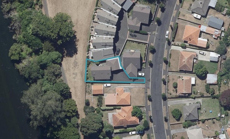28 Jellicoe Drive, Hamilton East, Hamilton - Carousel 1