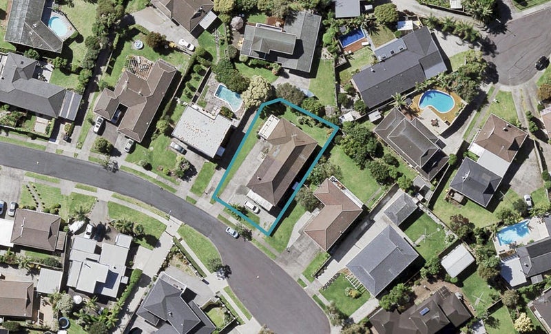 2/12 Melissa Place, Farm Cove, Auckland - Carousel 1