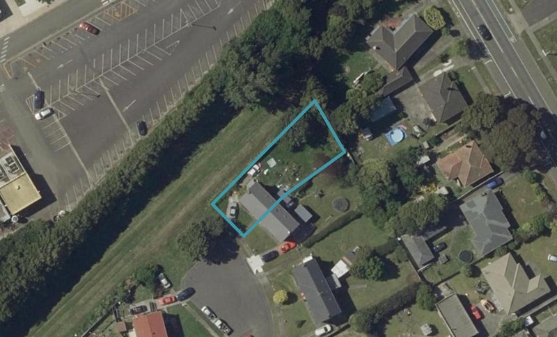 10 Renfrew Place, Highbury, Palmerston North - Carousel 1