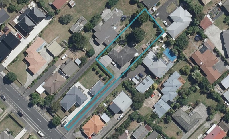 18 Garnett Avenue, Forest Lake, Hamilton - Carousel 1