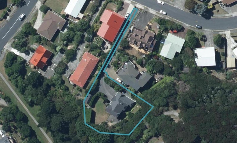 8 Kinloch Place, Papakowhai, Porirua - Carousel 1