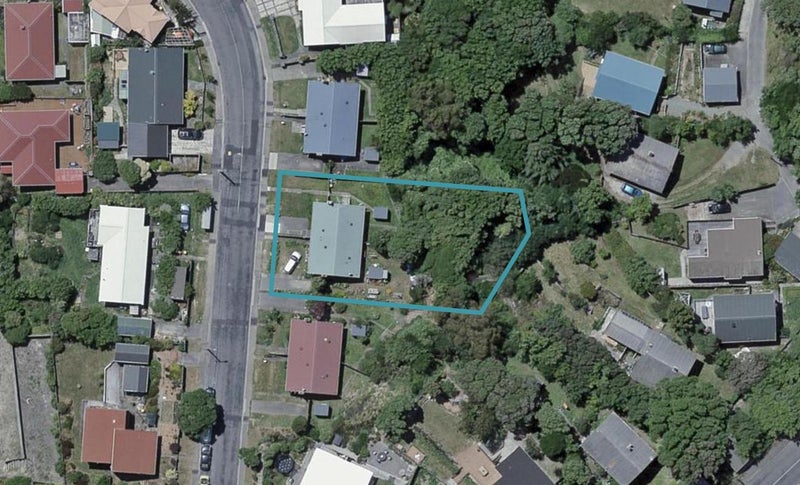 8 Tukanae Street, Strathmore Park, Wellington - Carousel 1