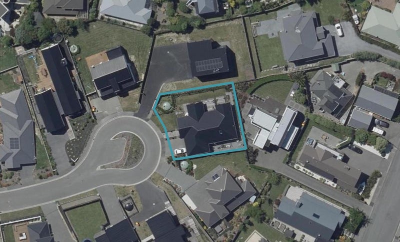 17 Dove Grove, Westmorland, Christchurch - Carousel 1