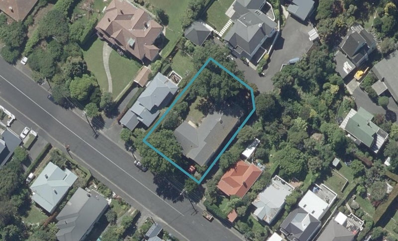 64 Cannington Road, Maori Hill, Dunedin - Carousel 1