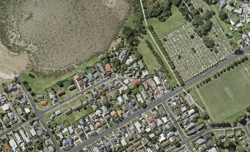 1/106 Beresford Street, Bayswater, Auckland - Carousel 1