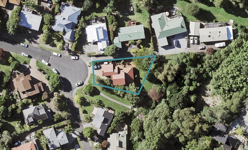 90 Haseler Crescent, Howick, Auckland - Carousel 1
