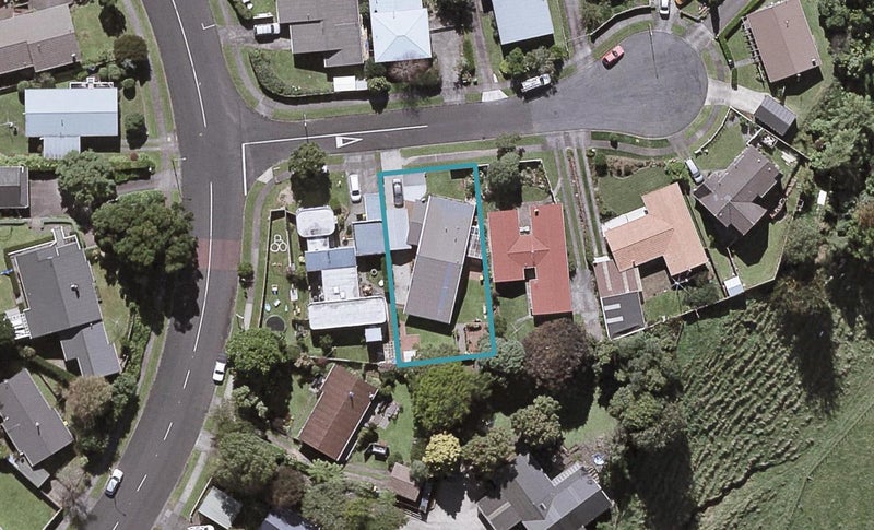 4 Warren Place, Frankleigh Park, New Plymouth - Carousel 1