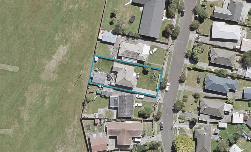 46 Mary Crescent, Elderslea, Upper Hutt - Carousel 1