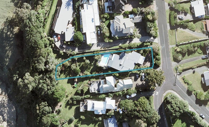 20 Ardern Avenue, Stanmore Bay, Whangaparaoa - Carousel 1