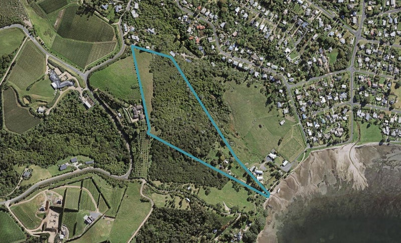 1 The Esplanade, Oneroa, Waiheke Island - Carousel 1