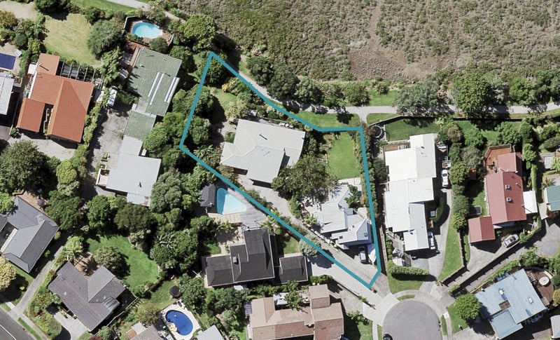 1/16 Davita Place, Farm Cove, Auckland - Carousel 1