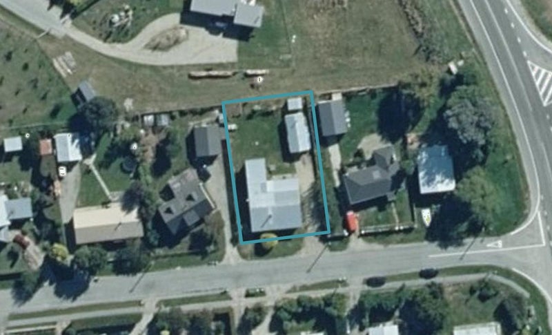 11 Reid Avenue, Luggate, Wānaka - Carousel 1