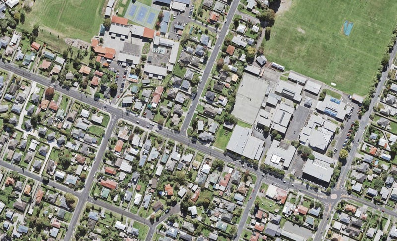 1D Vanguard Road, Kelston, Auckland - Carousel 1