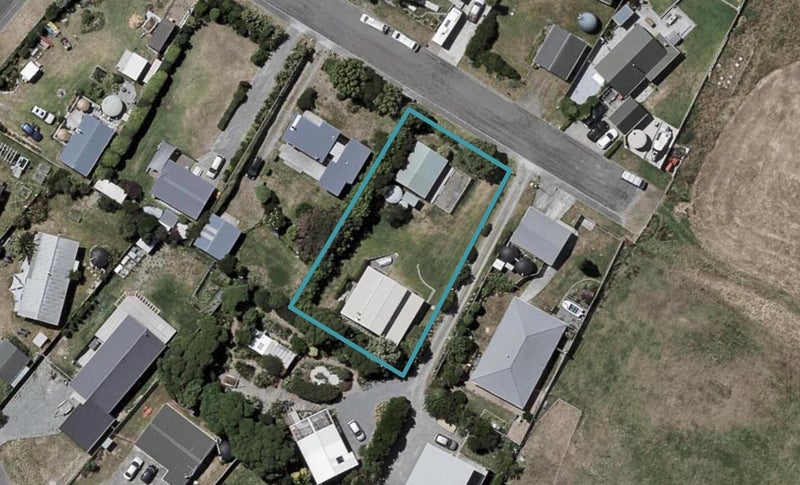 7 Brendan Drive, Te Horo Beach, Otaki - Carousel 1