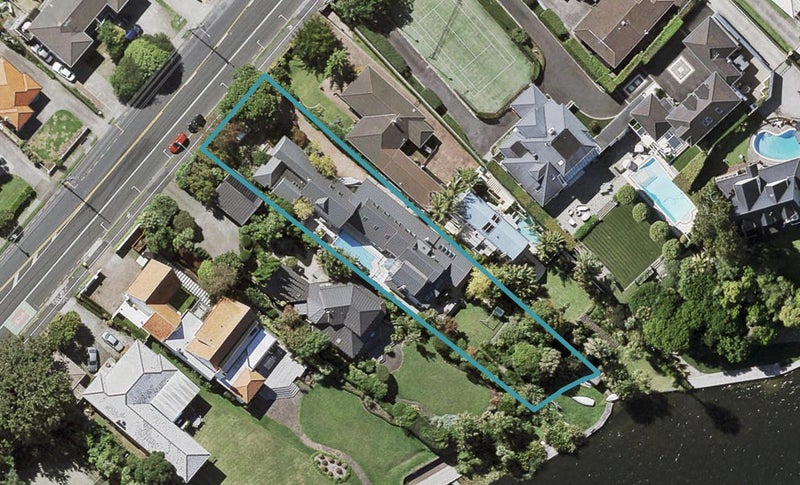 2/60 Shakespeare Road, Milford, Auckland - Carousel 1
