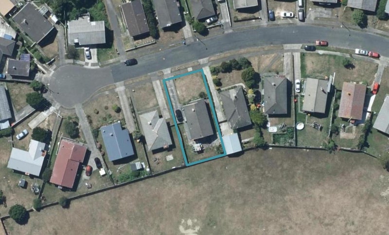 17 Bellona Place, Cannons Creek, Porirua - Carousel 1
