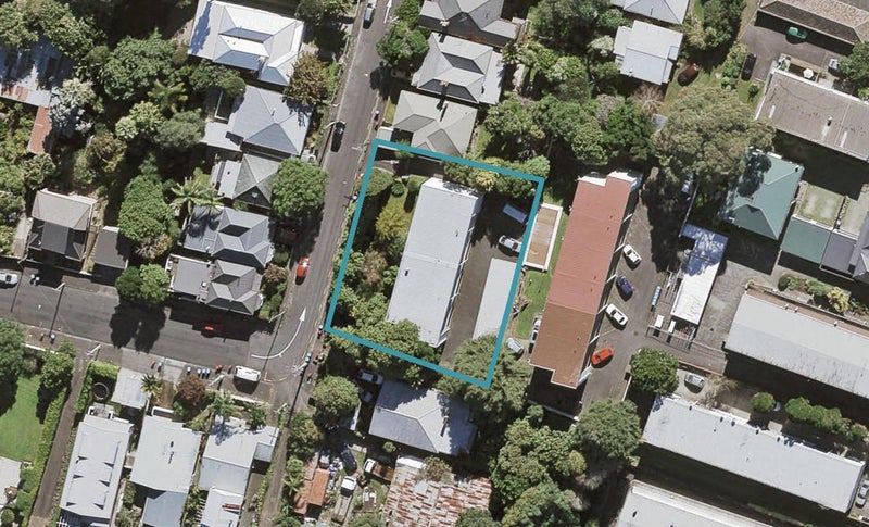 2/37 Edenvale Crescent, Mount Eden, Auckland - Carousel 1