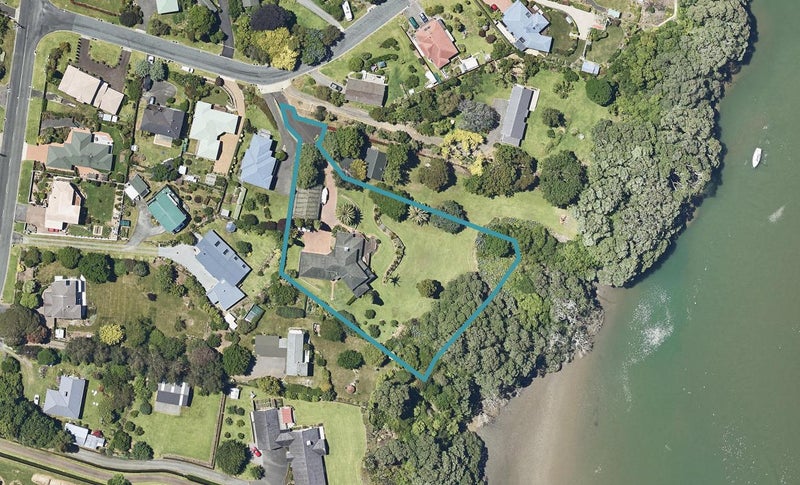 10 Baigent Place, Tanners Point, Tahawai - Carousel 1