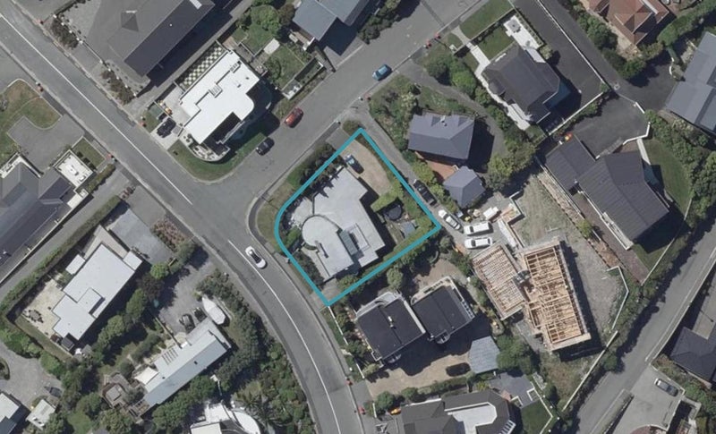 2 Glendevere Terrace, Redcliffs, Christchurch - Carousel 1