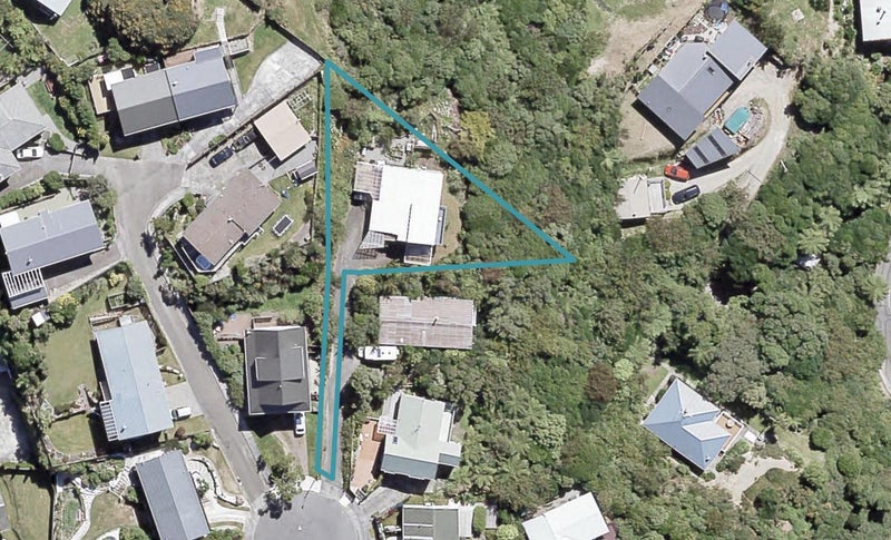16 Wisteria Grove, Maungaraki, Lower Hutt - Carousel 1