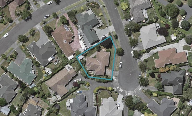4 Papawai Grove, Waikanae - Carousel 1