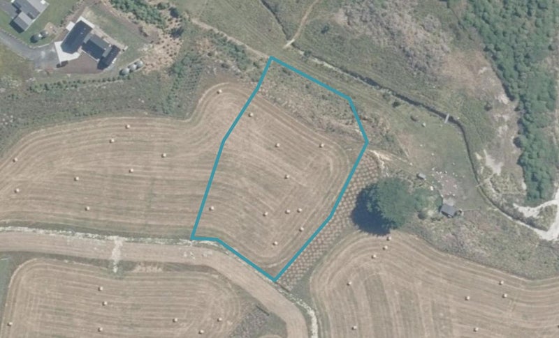 17 Otuarae Drive, TAIERI BEACH - Carousel 1