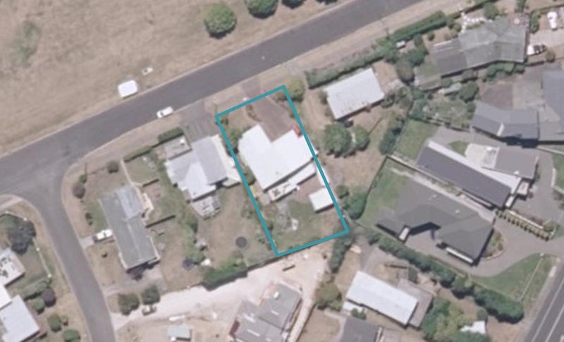 7 Besley Place, Acacia Bay, Taupo - Carousel 1