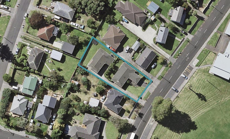 2/21 Dunkirk Road, Panmure, Auckland - Carousel 1