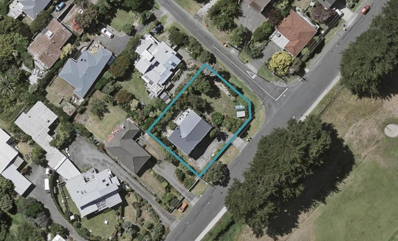 97 Golf Road, Paraparaumu Beach, Paraparaumu - Carousel 1