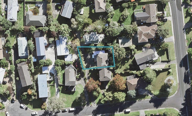 2B Tallington Crescent, Torbay, North Shore City - Carousel 1