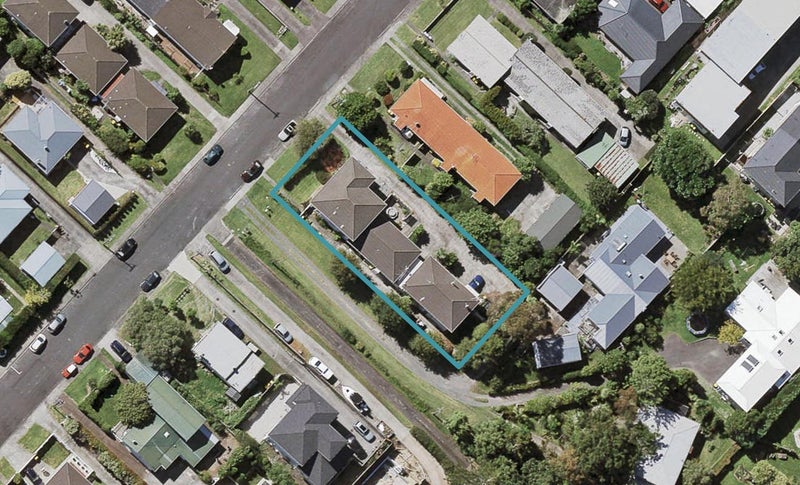 1/6 Gordon Avenue, Milford, Auckland - Carousel 1